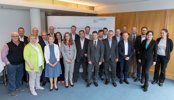 csm_IQ_Elevator_Pitch_Gruppenbild_37b21636a1